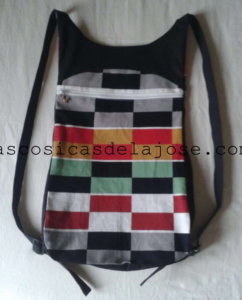 Mochila con negro